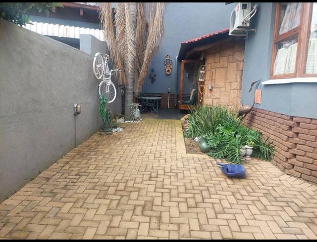 3 BEDROOM PROPERTY TO RENT IN GREENHILLS